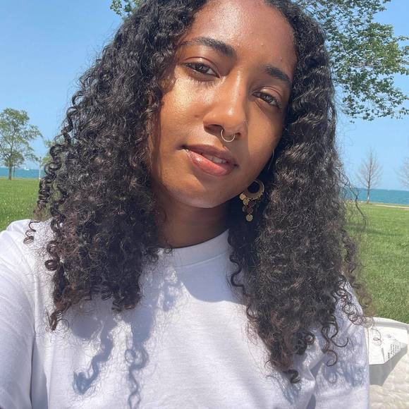 Meet your Posher, Candice - Picture 1 of 1